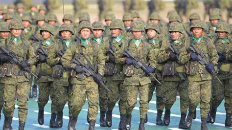 How to be a Soldier in the Philippine Army .